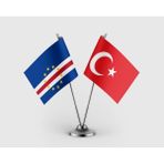 Punto Dizayn Yeşil Burun Adaları ve Türkiye Bayrağı Ikili Saten Masa Bayrağı Takımı