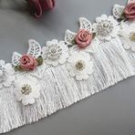 Qiuda 1 Metre Elmas Pamuk Çiçek Püskül Saçak Dantel Kenar Süsleme Şerit 6,8 cm Genişlik Vintage Stil Süslemeler Kumaş İşlemeli Aplike Dikiş Zanaat Düğün Gelin Elbisesi Parti Dekorasyonu (K23-Beyaz)