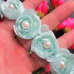 Qiuda 1 Yard İnci Boncuk Gül Çiçek 3D Çiçekli Dantel Kenar Süsleme Şerit 5 cm Genişlik Vintage Stil Kenar Süslemeler Kumaş İşlemeli Aplike Dikiş El İşi Düğün Gelin Elbisesi Giysiler DIY (Yeşil)