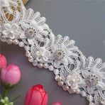 Qiuda 5 Yard Beyaz Elmas İnci Çiçekler İşlemeli Dantel Trim Kumaş Çiçek Aplikleri Dantel Kurdele Vintage Gelin Süsleri El Yapımı Kendin Yap Dikiş Malzemeleri Kostüm Şapka Dekorasyon için El Sanatları 6 cm Genişlik