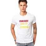 Qivi Stand Back Dad Is Cooking Baskılı Beyaz Erkek Örme T-shirt