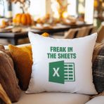 Qoeuyl Boutique Freak In The Sheets Excel Baskılı Muhasebeci Hediyelik Elyaf Dolgulu Dekoratif Yastık - 39 x 39 cm - Beyaz