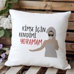 Qoeuyl Boutique Kimse Için Kendimi Yoramam Baskılı Komik Eğlenceli Hediyelik Elyaf Dolgulu Saten Dekoratif Yastık - 28 x 28 cm - Beyaz