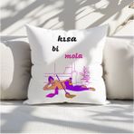 Qoeuyl Boutique Kısa Bi Mola Baskılı Komik Hediyelik Elyaf Dolgulu Saten Dekoratif Yastık - 28 x 28 cm - Beyaz
