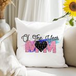 Qoeuyl Boutique Mom Of The Year No:2 Baskılı Anneler Günü Hediyelik Elyaf Dolgulu Saten Dekoratif Yastık - 28 x 28 cm - Beyaz