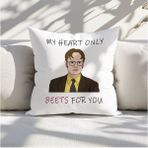 Qoeuyl Boutique My Heart Only Beets For You The Office Baskılı Elyaf Dolgulu Hediyelik Yastık - 39 x 39 cm - Beyaz
