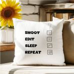 Qoeuyl Boutique Shoot Edit Sleep Repeat Baskılı Fotoğrafçı Hediyelik Elyaf Saten Dekoratif Yastık - 28 x 28 cm - Beyaz