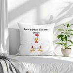 Qoeuyl Boutique Zorla Agresif Ediyonuz Insanı Baskılı Komik Hediyelik Elyaf Saten Dekoratif Yastık - 28 x 28 cm - Beyaz