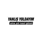 Quart Aksesuar 25 x 7 cm Yanlış Yoldayım Ama Yol Nasıl Güzel Oto Sticker Araba Cam Sticker