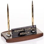 Queen Kristal Masa İsimliği Hediye Ahşap Ofis Masa Üstü İsimlik