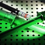 RAYTOYS OYUNCAK Vıp 100 Mw Green Laser Poınter 100 Mw Yeşil Lazer 4 Başlıklı Kutulu Yeşil Lazer Kamp Dağcı Işıkları