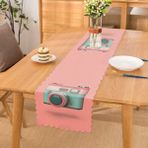 Realhomes 3709 Beyaz Zeminde Pembe Çiçekler Dijital Baskılı Modern Runner Runner-
