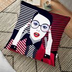 RealHomes Pop Art Mujer Elegante Tasarımlı Dijital Baskılı 70x70 cm Yer Minderi