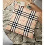 RealHomes YER-3078 Krem Zeminli Ekose Desenli Dekoratif 70x70 cm Yer Minderi