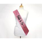 Renas Store Üreticiniz Pembe Üzeri Siyah Italik Alyanslı Bride To Be Yazılı Simli Işıltılı Kuşak Kemer 10X80 cm