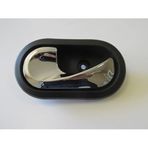 RENAULT KANGOO- 3-08/13 ile uyumlu ÖN KAPI İÇ AÇMA KOLU SOL SİYAH (ELCEĞİ NİKELAJLI)