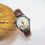 Retro Kadın Kol Saati, Vintage Tasarım, Klasik Tasarım, Siyah Kasa, Minimal Tasarım, Kayışlı Koyu Kahverengi Altın