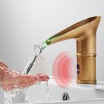 Retro Sensör Mikser TapTouchless LED Renk Değişimi Banyo Musluk Sıcak ve Soğuk Su Şelale Havzası Dokunun Antik Stil Evler için Lavabo Bataryası