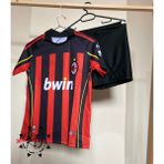 Rodak Spor Milan Kaka 2006/07 Sezon Şortlu Çocuk Forması Siyah - 8 - 9 Yaş