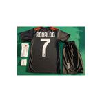 RONALDO JUVENTUS 7 ÖZEL TASARIM SİYAH ÇOCUK FORMA 4 LÜ SET. FORMA+ŞORT+ÇORAP+BİLEKLİK FURKAN61