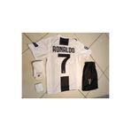 RONALDO JUVENTUS SİYAH BEYAZ ÇOCUK FORMA 4 LÜ SET . FORMA+ŞORT+ÇORAP+BİLEKLİK FURKAN40