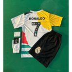 Ronaldo Özel Tasarım Tüm Takımlar Futbol Çocuk Forması 4'lü Set Çorap + Bileklik Hediyeli - 13 - 14 Yaş - Çok Renkli