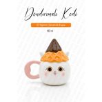 Rosie Şapkalı Kedi Figürlü Dolomite Kupa, El Yapımı 450 ML Kapaklı Mug