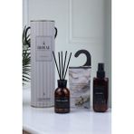 Royal Candle Woody Balsamic Özel Hediye Seti – 100 ml Çubuklu Oda Kokusu + 150 ml Oda & Kumaş Spreyi + Soft Linen Dolap Koku Kesesi + Şık Hediye Kutusu - Beyaz - Bej