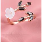 Sahira Jewelry Manolya Çiçeği Siyah Taşlı Ayarlanabilir 14 K Rose Altın Kaplama Kadın Yüzük