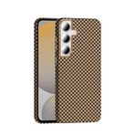 Samsung Galaxy S24 FE Kılıf Kablosuz Şarj Özellikli Karbon Fiber Görünümlü Gros Kapak Desert Titanyum