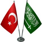 Satürn Design Masaüstü Suudi Arabistan Bayrağı Türk Bayrağı İkili Krom Direk Masa Bayrak Seti