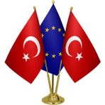 Saturndesign Masaüstü Avrupa Birliği Bayrağı Türk Bayrağı Üçlü Pirinç Direk Masa Bayrak Seti
