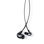 Shure SE215 PRO Kablolu Kulaklıklar - Profesyonel Ses İzolasyonlu Kulaklıklar, Net Ses ve Derin Bas, Tek Dinamik Mikro Sürücü, Kulak Monitöründe Güvenli Oturma, artı Taşıma Çantası ve Fit Kiti - Siyah