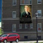 Şık Takım Elbiseli Sivil Gazi Mustafa Kemal Atatürk -Poster Cephe Bayrak - 300x450cm