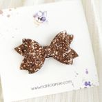 Simli Fiyonk Saçsız Bebek Tokası 6cm -Seyrek Az Saçlı Bebeklere Özel Toka - Kahverengi