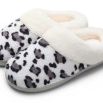 SincereWay Kadın Leopar Tüylü Terlik Mercan Polar Astarlı Örme Peluş Kumaş Rahat Battaniyeler Kaymaz Ev Ayakkabıları Kapalı Açık (Grey White,3-4)