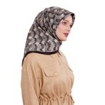 Siyah Petek Baskılı Twill İpek Eşarp