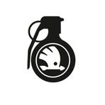 Skoda Araba Komik El Bombası Sticker Yapıştırma
