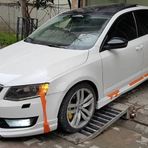 Skoda Octavia Yan Marşpiyel (Plastik)