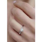 Sky Diamond Taşlı 925ayar Gümüş Üzerine Beyaz Altın Kaplama Tek Taş Burgu Yüzük