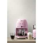 Smeg Pembe Filtre Kahve Makinesi 1 Fincan Kapasiteli Cam Hazne ile Otomatik Kapanma Özelliği