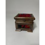 Sobe Hediyelik Ceviz Kilim El Dokuması Ön Tarafı Oyma Desenli Sandık - 18 x 18 - Kahverengi