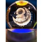 SST-871 Dekoratif Ay Üstünde Astronot Tasarımlı Plastik Altlıklı Cam Küre