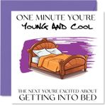 Stuff4 Kadınlar Erkekler için Komik Doğum Günü Kartları - And So To Bed - Anne Baba Kardeş Kız Kardeş Oğul Kız Kızı Kuzen Bestie için Mutlu Doğum Günü Kartı, 145 mm x 145 mm Şaka Mizah Şaka Doğum Günü Tebrik