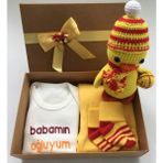 Style Baby Amazing Hoşgeldin Bebek, Yenidoğan Erkek Bebek, Sarı Kırmızı Taraftar Hediye Seti