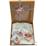 Style Baby Amazing Hoşgeldin Bebek, Yenidoğan Kız Bebek, Amigurumi Kuğu Çıngırak, Penye Battaniye Hediye Seti