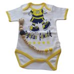 Style Baby Amazing SBA251320 Hoşgeldin Bebek, Yenidoğan Unisex Bebek, Sarı Lacivert Fanatik Taraftar Badi ve İsimli Emzik Askısı Hediye Seti (9-12 AY)