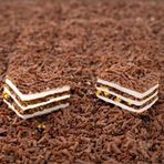 Sultan Baklava Şekilli Çikolatalı Antep Fıstıklı Lokum 500g