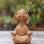 Sume Dekoratif Yoga Yapan Tavşan Biblo Meditasyon Büyük Boy Tavşan Heykeli Ev Dekoru 18x11.5 Cm Kahverengi
