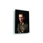 tablohouse MUSTAFA KEMAL ATATÜRK ÜNİFORMASI İLE CAM TABLO SİYAH KIRMIZI BEYAZ MAVİ KAHVERENGİ YEŞİL 70 x 105